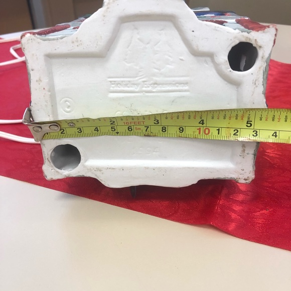 Holiday Expressions Christmas Village Hotel Porcelain Lighted Inn Building 1994 - Picture 9 of 9